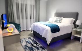 Home Away From Home In La Mercy - Near Durban 'S King Shaka Airport
